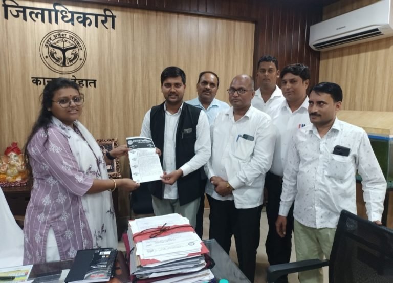 मैथा तहसील के अधिकारियों व अधिवक्ताओं के बीच आई समस्याएं