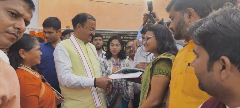 पीएम मोदी व सीएम योगी चला गरीब हित की योजनाएं-मौर्य