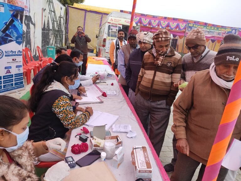 जागेश्वर मंदिर में लगा स्वास्थ्य शिविर,कराया परीक्षण