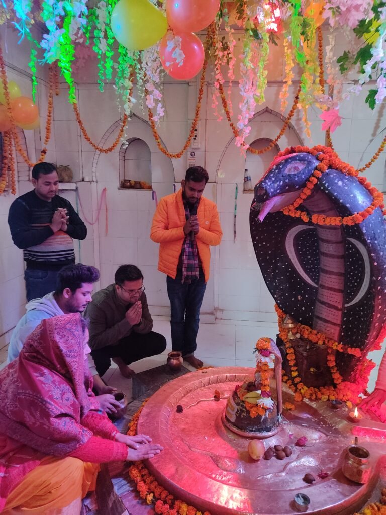 मेवा वाला केक काटकर मनाया जागेश्वर बाबा का अवतरण दिवस