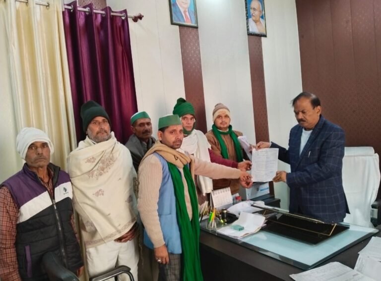 अवैध खनन के खिलाफ मोर्चा खोला,बडागांव में मनमानी का आरोप
