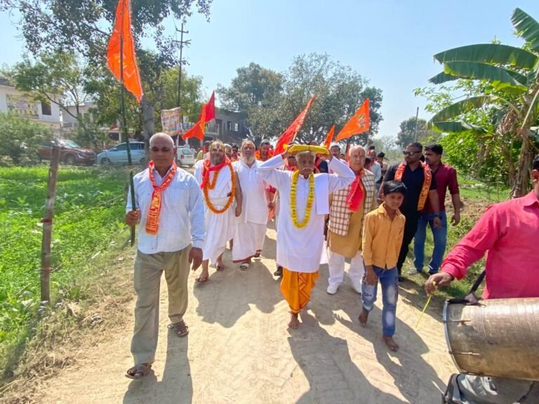सिद्ध हनुमानकुटी अनूपपुर में निकली कलशयात्रा