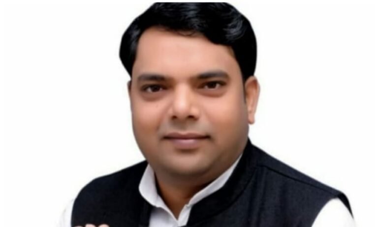 विजय के प्रयास से मुख्यमंत्री विवेकाधीन कोष से  मरीज को मिली आर्थिक सहायता