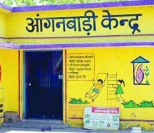आकस्मिक निरीक्षण में 03 आंगनबाड़ी कार्यकत्री व 02 सहायिकायें मिली अनुपस्थित , एक दिन का काटा गया मानदेय