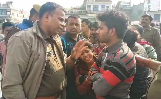 इलाज के दौरान घायल की मौत,हंगामा
