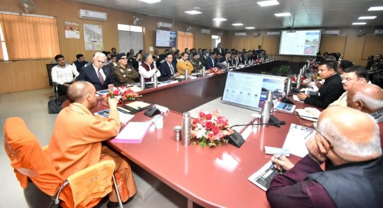 सीएम पहुंचे अयोध्या,निर्माण कार्यों को देखा