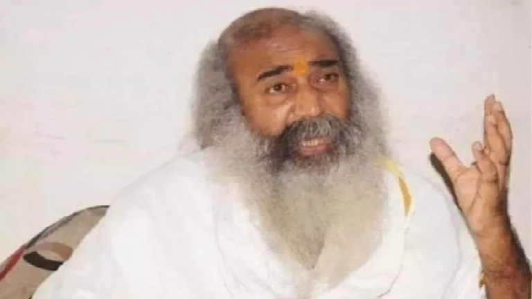 बड़े कांग्रेसी नेता को दिखाया पार्टी से बाहर का रास्ता