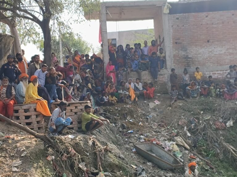 तीसरे दिन खोजबीन में तालाब के गड्ढे में मिला अमित का शव