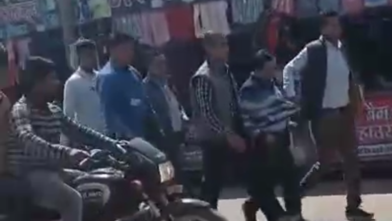 खंड शिक्षाशिकारी घूस लेते रंगे हाथ गिरफ्तार