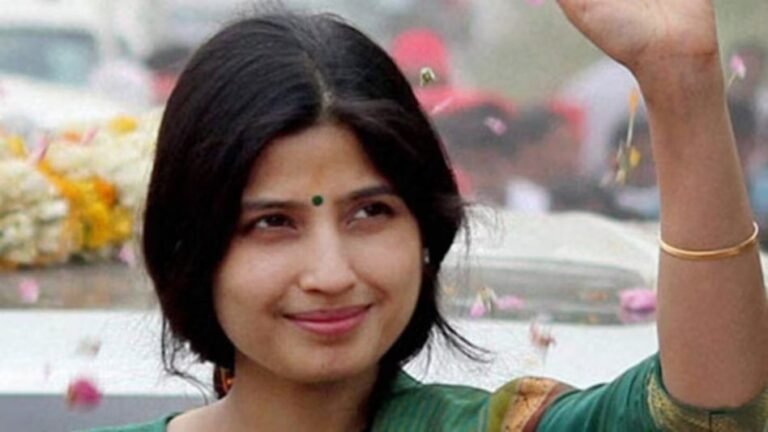 डिंपल ने मैनपुरी का रण किया फतह