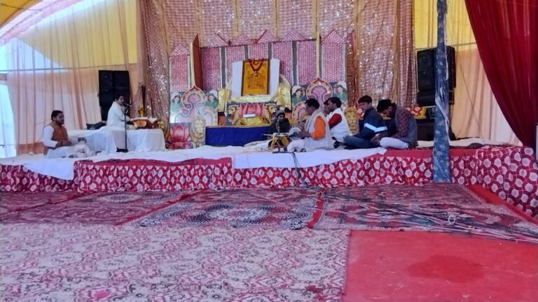 रामचरितमानस पाठ शुरू, यज्ञ में डाली गई आहुतियां