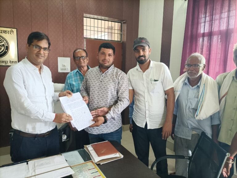 एसडीएम को बड़ागांव के ग्रामीणों ने ज्ञापन सौंप बताया दुखड़ा