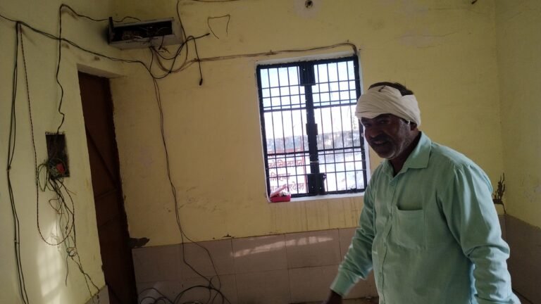 पंचायत भवन का ताला तोड़कर कम्प्यूटर चोरी, काम बाधित