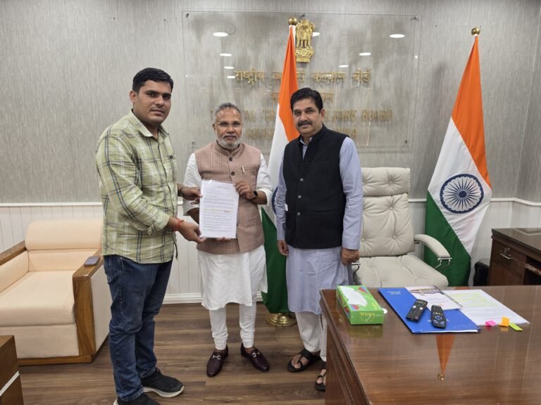 कानपुर देहात के व्यापारियों का उत्पीड़न नहीं होने देंगे-आशुतोष द्विवेदी