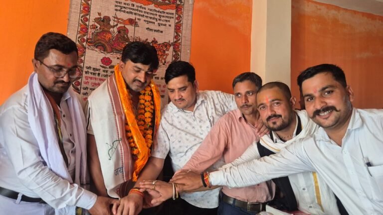 मैथा तहसील में अधिवक्ताओं का जन्मदिन धूमधाम से मनाया गया
