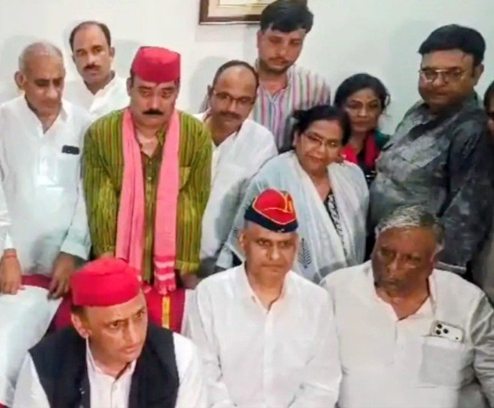 सत्ता आई तो रसूलाबाद बस स्टैंड को लखनऊ के जैसा बनाएंगे-अखिलेश यादव